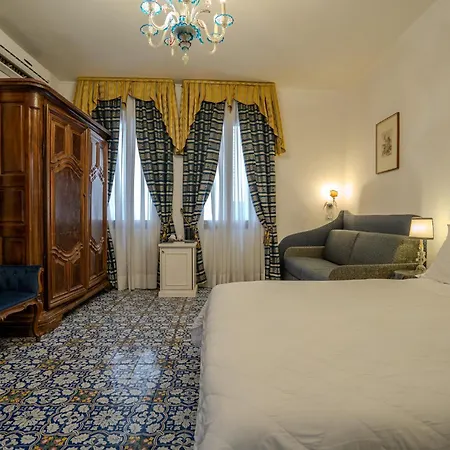 Alojamento de Acomodação e Pequeno-almoço Ca' Angeli 4*